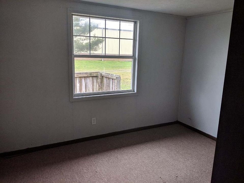 1st image of 930 N Ella St APT 27