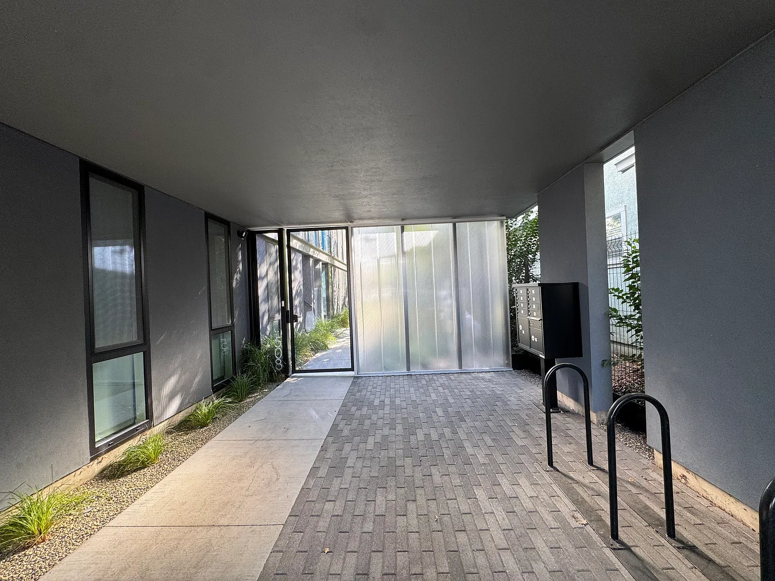 2 bed, 1438 sqft, $2,800 — Photo 3