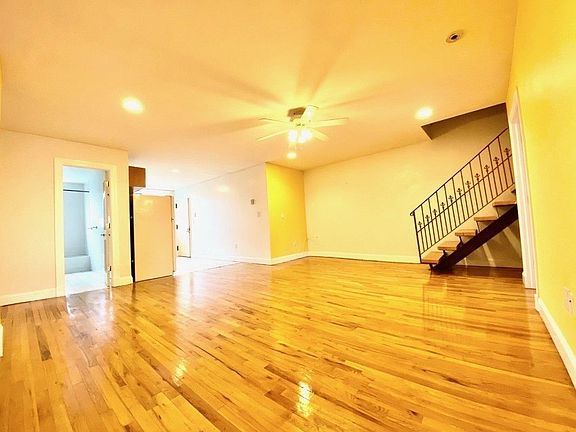 3rd image of 154A 18th St #3F