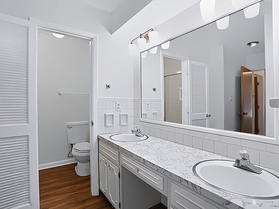 5th image of 3550 N Luewan Dr