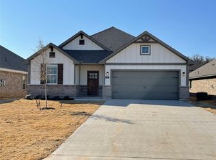 643 Gould St, Pilot Point, TX 76258