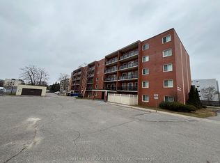 131 Taunton Rd E #402, Oshawa, ON