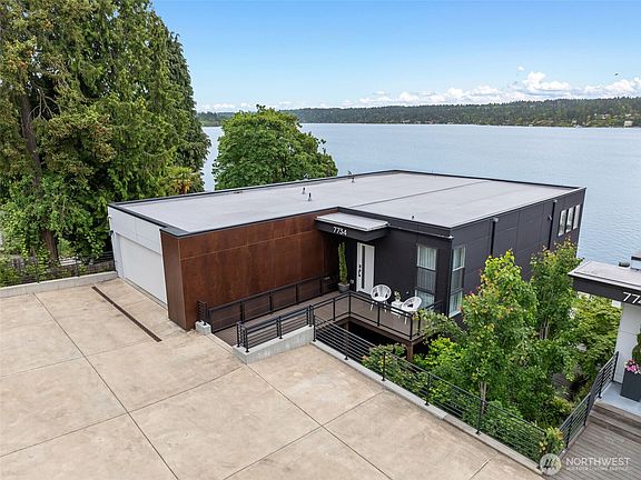 3rd image of 7734 Seward Park Avenue S