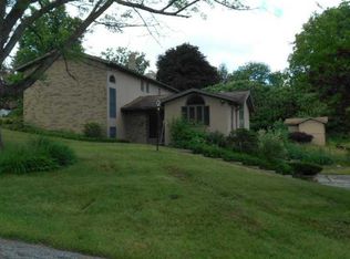 5630 Pilgrim Dr, Erie, PA 16509