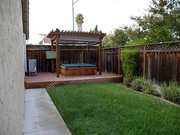 4th image of 563 Lanfair Cir