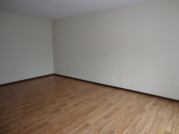 3rd image of 310 Birchwood Ln
