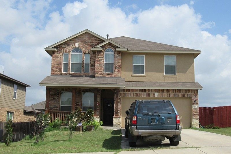 1st image of 13711 Altamirano