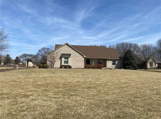 5170 W Pine Bluff Dr, New Palestine, IN 46163