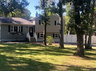 7 Woodside Dr, Tabernacle, NJ 08088