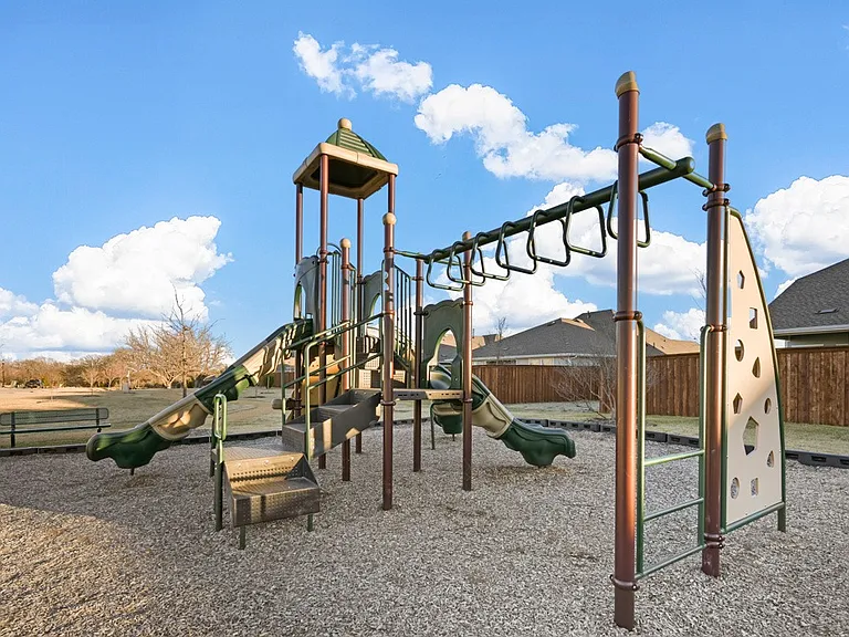 13169 Dawson Dr — Photo 18