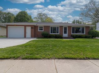 489 Saint Bernard Dr, Green Bay, WI 54302