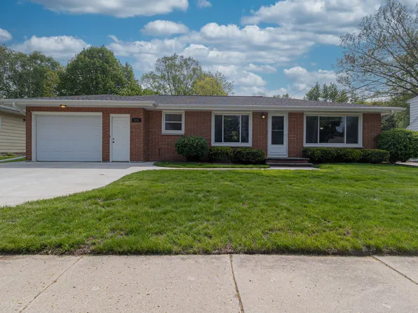 489 Saint Bernard Dr, Green Bay, WI 54302