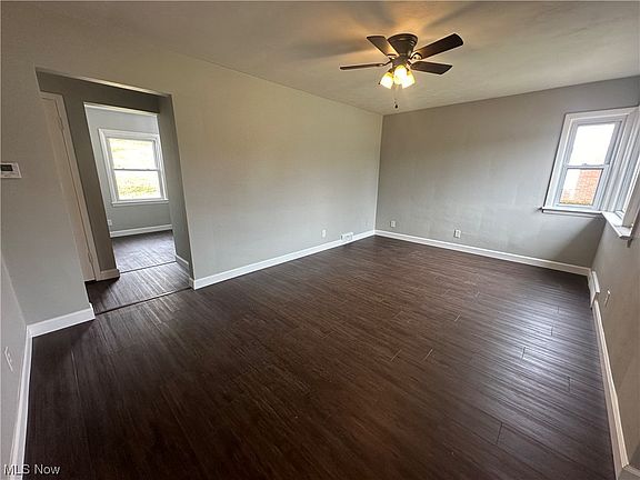4th image of 117 Garden Dr