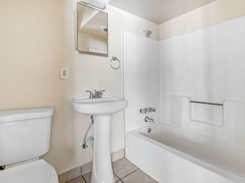 2nd image of 3104-3208 W Ramona Rd #3204B