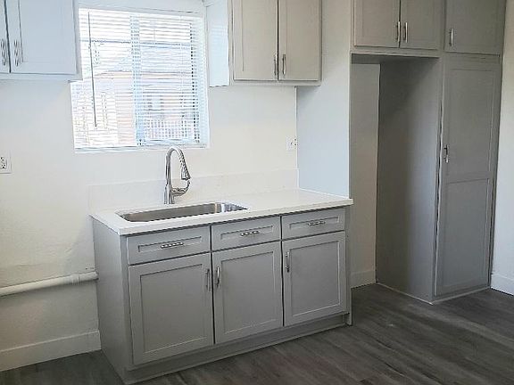 4th image of 1275 1/2 W Court St