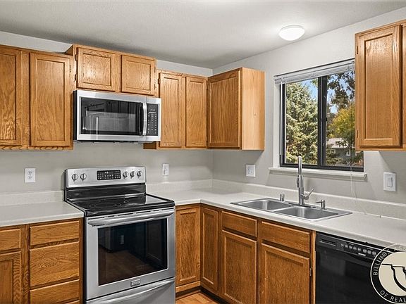 3rd image of 3784 Stillwater Dr