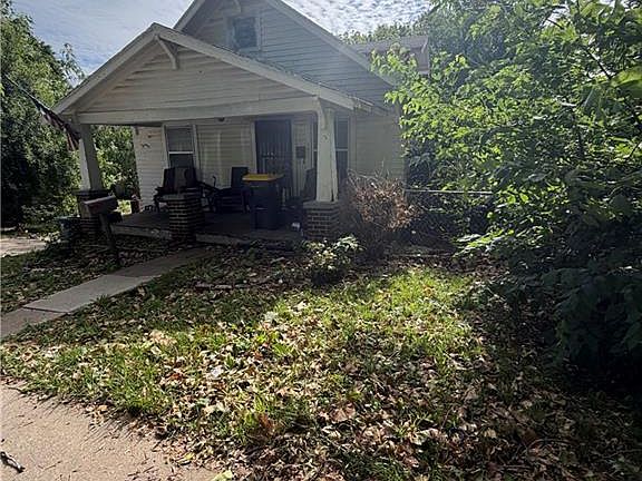 4th image of 1307 Belmont Ave