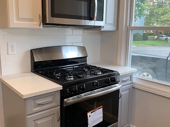 5th image of 554 Cornwell Ave