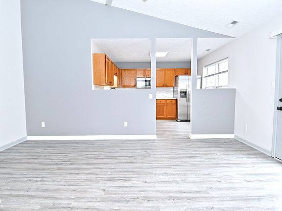 3rd image of 8732 Woodpointe Cir