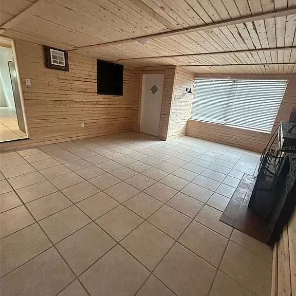 809 Plumosa Ave — Photo 3