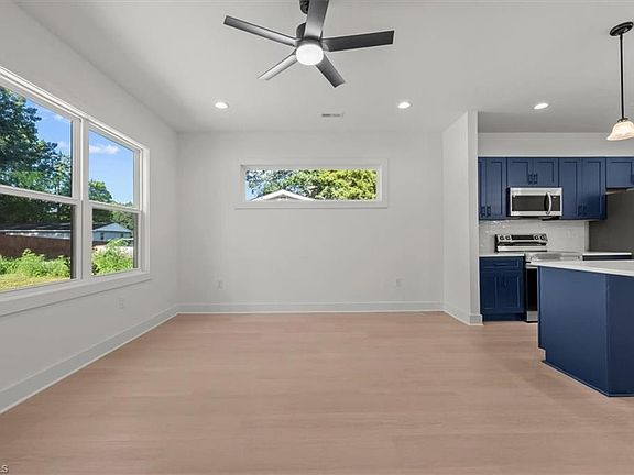 4th image of 806 W Dameron Ave
