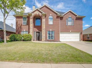 912 Linden Dr, Burleson, TX 76028