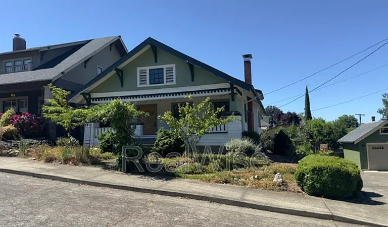 837 SE Blakeley Ave — Photo 42