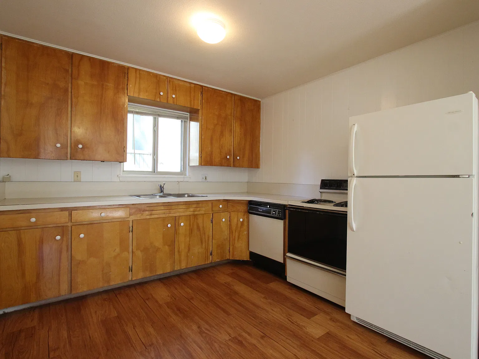 2 bed, 500 sqft, $3,200 — Photo 4