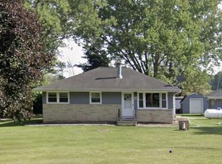 S104W15043 Loomis Dr, Muskego, WI 53150