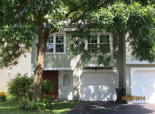 70 Meadowlark Dr, Cohoes, NY 12047