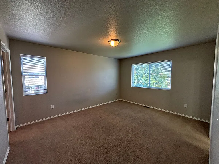 1902 Winamac Dr — Photo 11