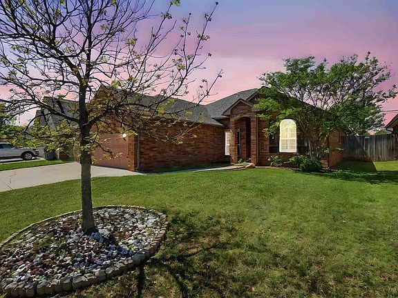 2nd image of 2209 SW Edinburough Dr