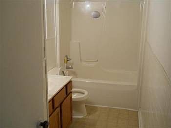 5th image of 22057 Thompson Pkwy APT 1