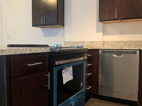 4th image of 3907 W Belmont Ave APT 2E