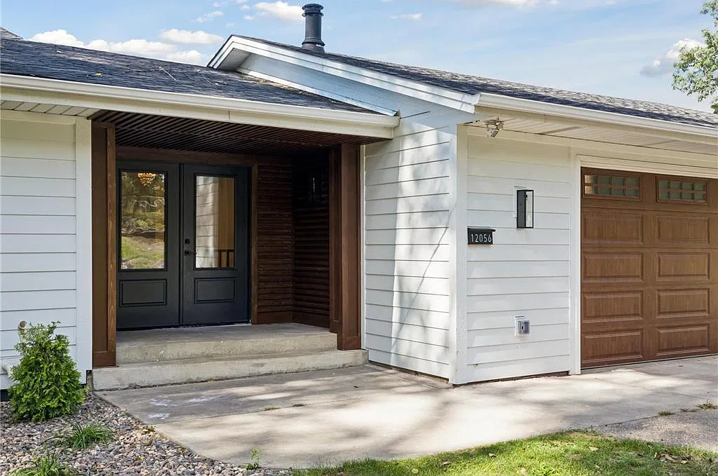 5 bed, 3400 sqft, $4,995 — Photo 4