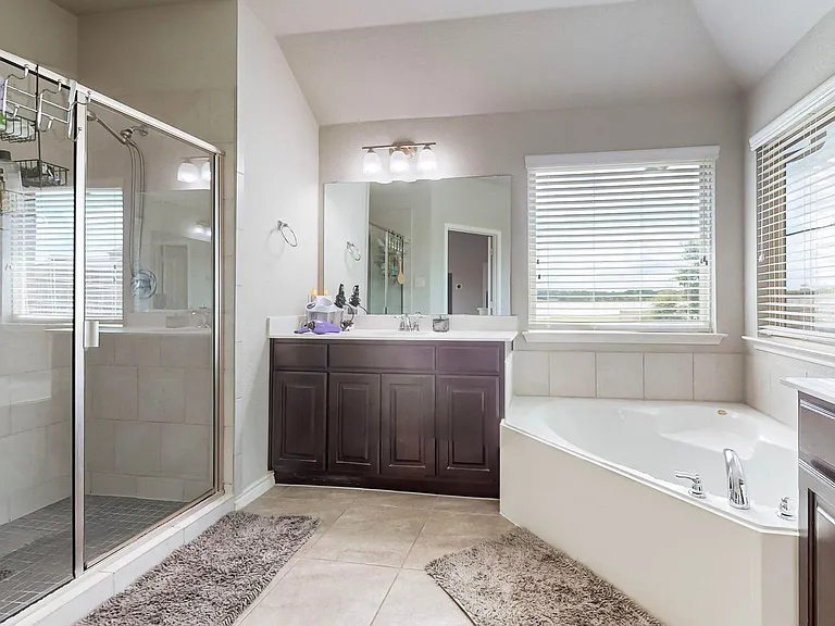 997 Shady Lane Dr — Photo 24