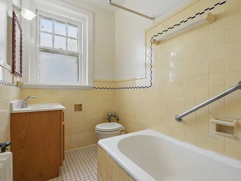5646 Hobart St #5 — Photo 15
