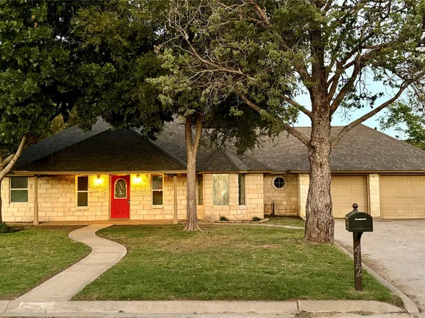 412 S Walnut St, Eastland, TX 76448