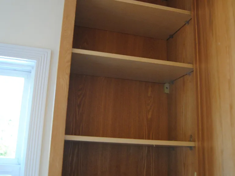 748 N Doan Dr — Photo 7