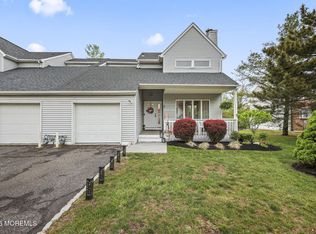 2 Oyster Creek Dr, Keyport, NJ 07735