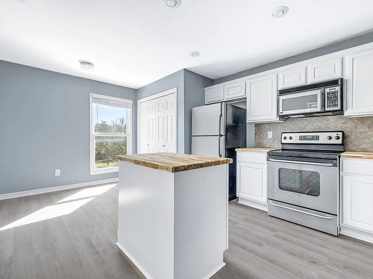 805 N Main St #104 — Photo 8