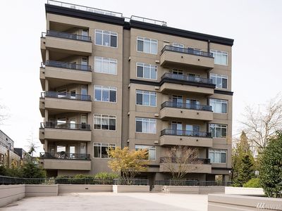 900 Aurora Ave N APT S605, Seattle, WA, 98109