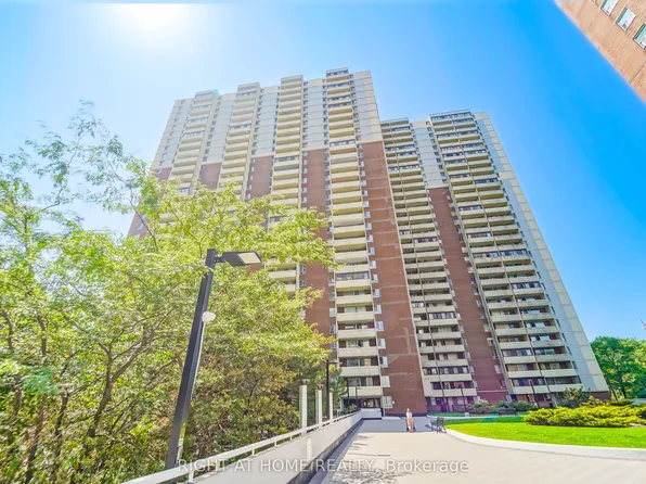 1 Massey Sq #1611, Toronto, ON M4C 5L4
