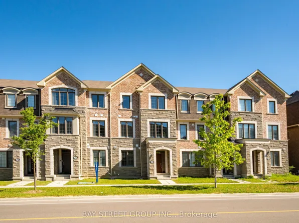 86 William F Bell Pkwy, Richmond Hill, ON L4S 2T9