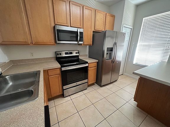 4th image of 1261 Long Oak Way