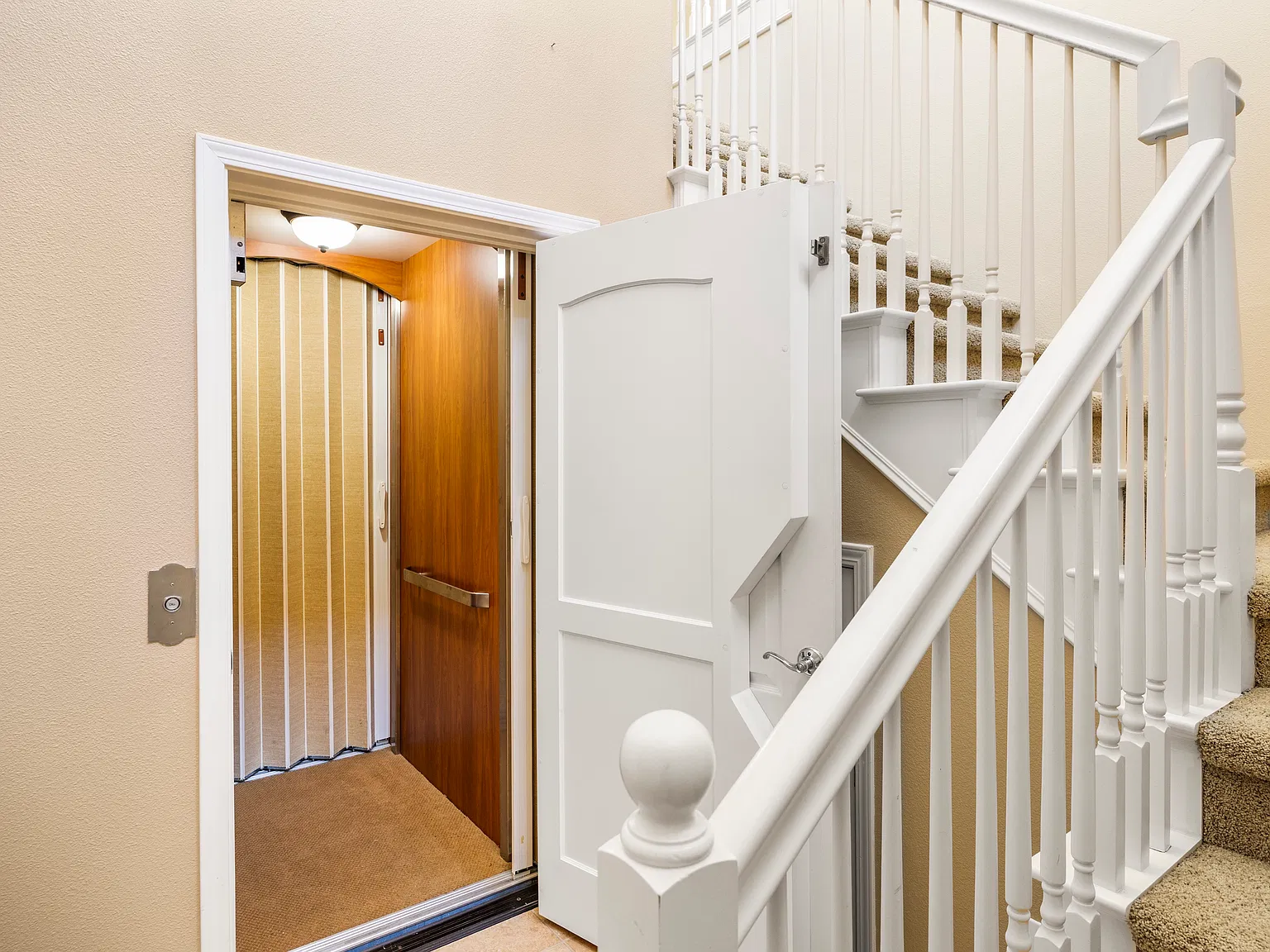 2 bed, 2.5 bath, 2051 sqft, $3,650 — Photo 4