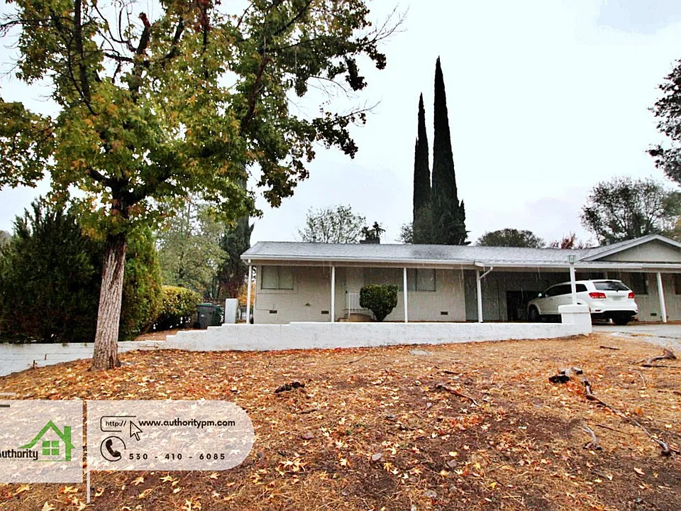 1805 Grand Coulee Blvd