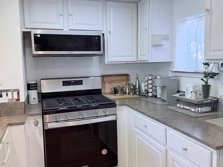 2140 Hollymont Dr — Photo 20