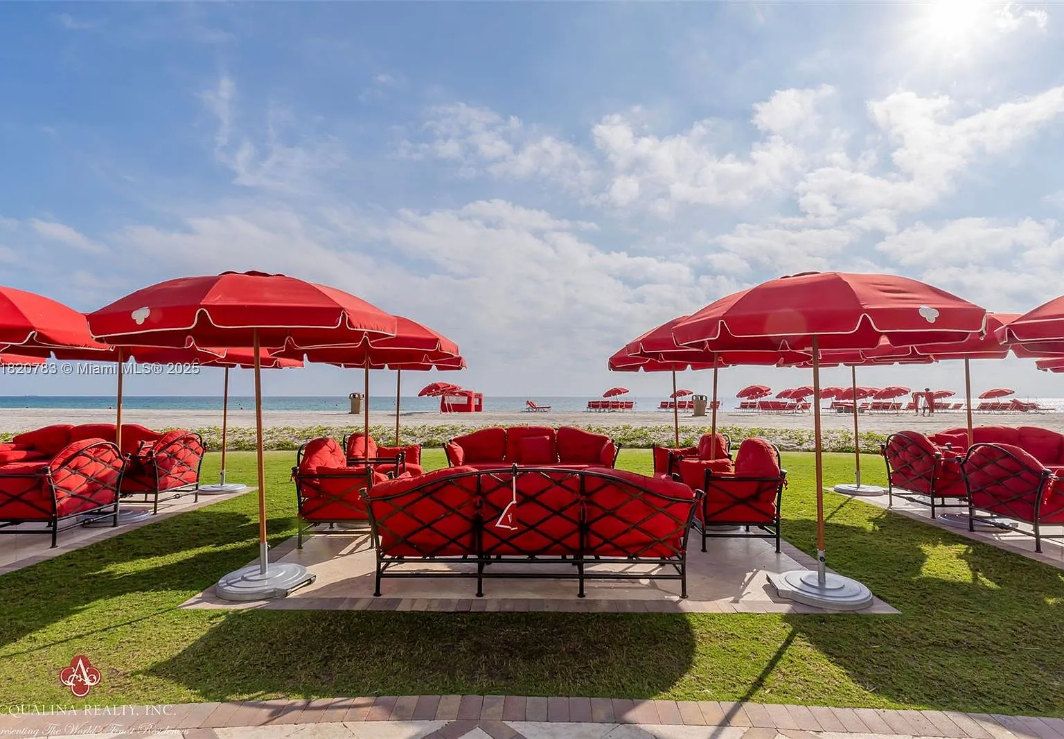 Acqualina Ocean Residence — Photo 4