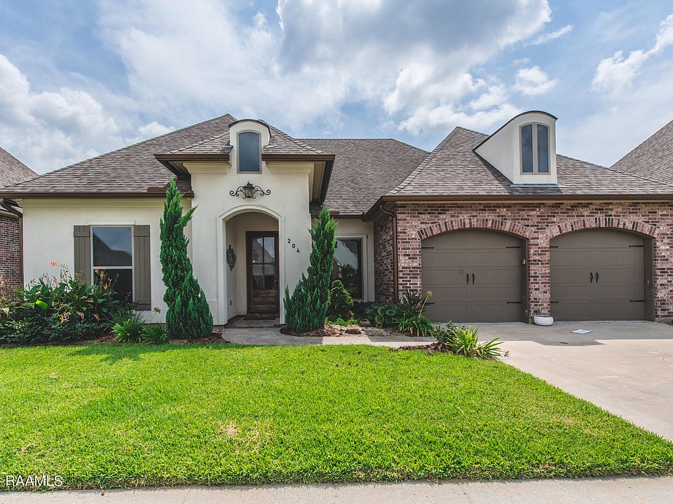 1st image of 204 Sabal Palms Row